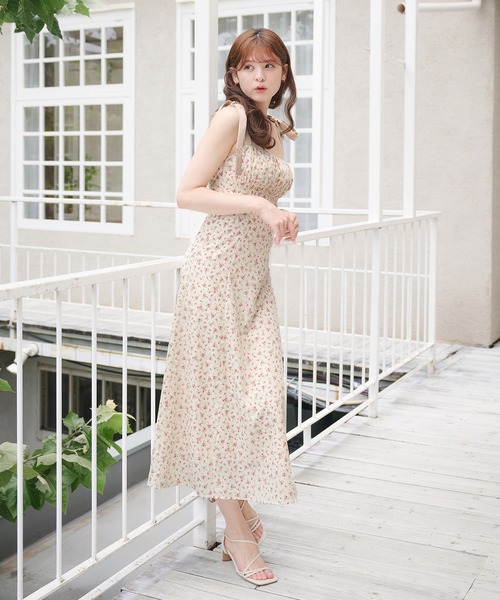 fupel(フぺル)の「flower pattern ribbon cami onepiece / 花柄リボンキャミワンピース(ワンピース・レディース・ブラック/オフホワイト・FREE)」の5枚目の写真