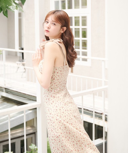fupel(フぺル)の「flower pattern ribbon cami onepiece / 花柄リボンキャミワンピース(ワンピース・レディース・ブラック/オフホワイト・FREE)」の16枚目の写真