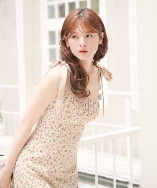 fupel(フぺル)の「flower pattern ribbon cami onepiece / 花柄リボンキャミワンピース(ワンピース・レディース・ブラック/オフホワイト・FREE)」の18枚目の写真