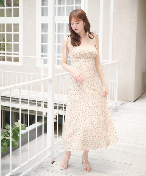 fupel(フぺル)の「flower pattern ribbon cami onepiece / 花柄リボンキャミワンピース(ワンピース・レディース・ブラック/オフホワイト・FREE)」の19枚目の写真