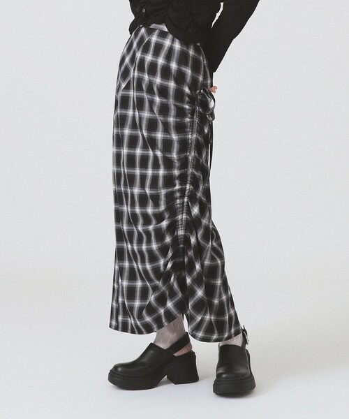 Ray BEAMS（レイビームス）の「チェック シャーリング タイトスカート（スカート・レディース・ブラック/レッド・1/0）」の22枚目の写真