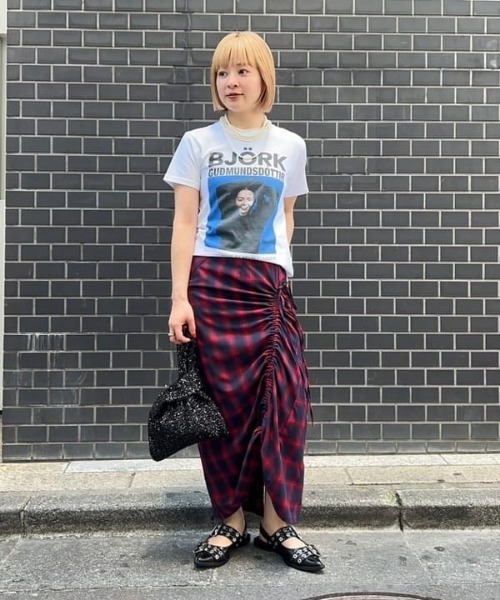 Ray BEAMS（レイビームス）の「チェック シャーリング タイトスカート（スカート・レディース・ブラック/レッド・1/0）」の5枚目の写真