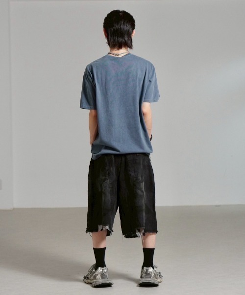 Chikashitsu +（チカシツプラス）の「【Chikashitsu +】oiled wash damage bermuda pants / 【チカシツプラス】オイルドウォッシュダメージバミューダパンツ（デニムパンツ・メンズ・ブルー/ブラック・M/L/S）」の16枚目の写真
