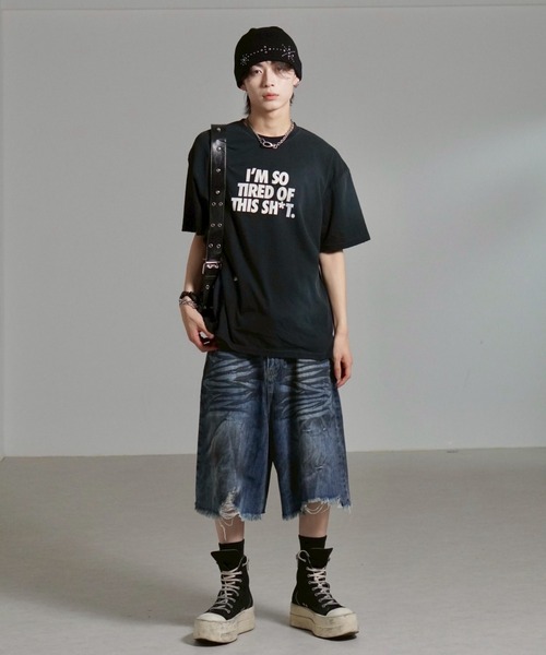 Chikashitsu +（チカシツプラス）の「【Chikashitsu +】oiled wash damage bermuda pants / 【チカシツプラス】オイルドウォッシュダメージバミューダパンツ（デニムパンツ・メンズ・ブルー/ブラック・M/L/S）」の3枚目の写真