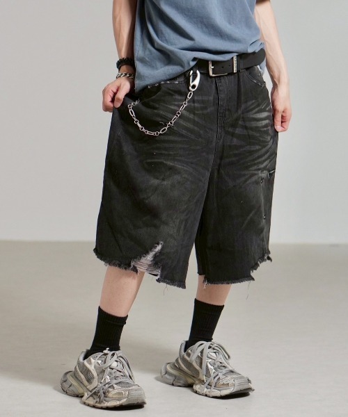 Chikashitsu +（チカシツプラス）の「【Chikashitsu +】oiled wash damage bermuda pants / 【チカシツプラス】オイルドウォッシュダメージバミューダパンツ（デニムパンツ・メンズ・ブルー/ブラック・M/L/S）」の17枚目の写真