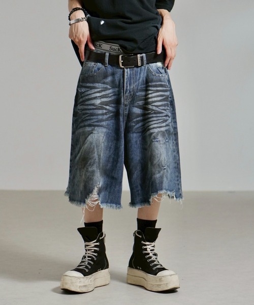 Chikashitsu +（チカシツプラス）の「【Chikashitsu +】oiled wash damage bermuda pants / 【チカシツプラス】オイルドウォッシュダメージバミューダパンツ（デニムパンツ・メンズ・ブルー/ブラック・M/L/S）」の8枚目の写真