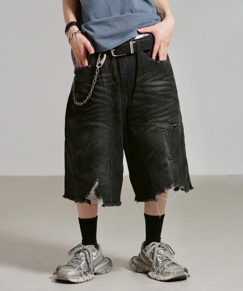 Chikashitsu +（チカシツプラス）の「【Chikashitsu +】oiled wash damage bermuda pants / 【チカシツプラス】オイルドウォッシュダメージバミューダパンツ（デニムパンツ・メンズ・ブルー/ブラック・M/L/S）」の18枚目の写真