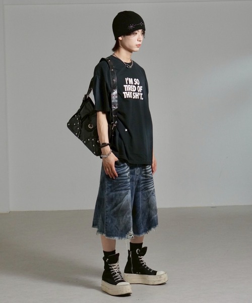 Chikashitsu +（チカシツプラス）の「【Chikashitsu +】oiled wash damage bermuda pants / 【チカシツプラス】オイルドウォッシュダメージバミューダパンツ（デニムパンツ・メンズ・ブルー/ブラック・M/L/S）」の4枚目の写真