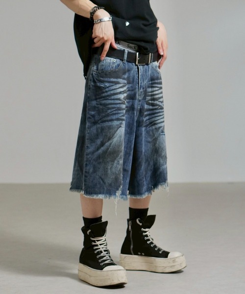 Chikashitsu +（チカシツプラス）の「【Chikashitsu +】oiled wash damage bermuda pants / 【チカシツプラス】オイルドウォッシュダメージバミューダパンツ（デニムパンツ・メンズ・ブルー/ブラック・M/L/S）」の9枚目の写真