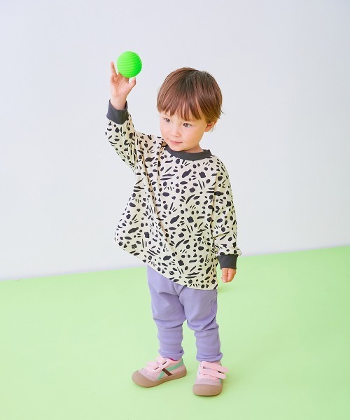 devirock(デビロック)の「【EN-JOY】どっちも前だから1人でお着替え 総柄 長袖Tシャツ(Tシャツ/カットソー・キッズ・ホワイト系1/ホワイト系2/ホワイト系3/グレー系1/イエロー系1/ブラウン系1/ホワイト系4/ブラック系1/グリーン系1/ブルー系2/ベージュ系1/ブルー系1・80cm/90cm/110cm/100cm/120cm/130cm)」の14枚目の写真
