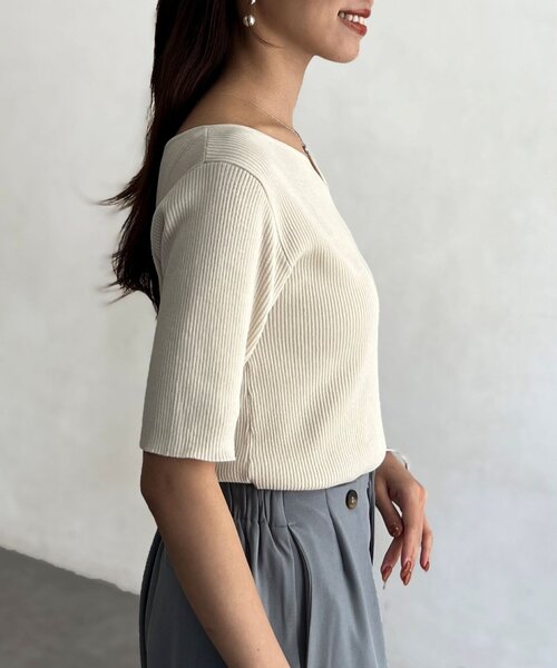 Chez toi（シェトワ）の「前後2WAY5分袖キーネックリブニット（ニット/セーター・レディース・ブラウン/ブラック/アイボリー/イエロー・FREE）」の5枚目の写真