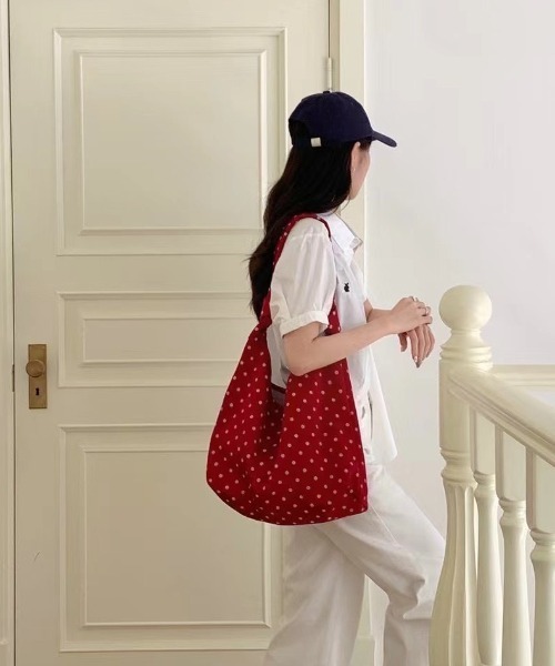 mebole(メボレ)の「Dotty Days Tote(トートバッグ・レディース・レッド/ホワイト/ブラック・FREE)」の3枚目の写真