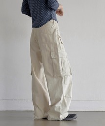 UNE MANSION(ユヌマンション)の【2025FW新作アイテム】【ユニセックス着用可能】ユニークベルトフープ&ポケットマルチカーゴデニムパンツ(カーゴパンツ)