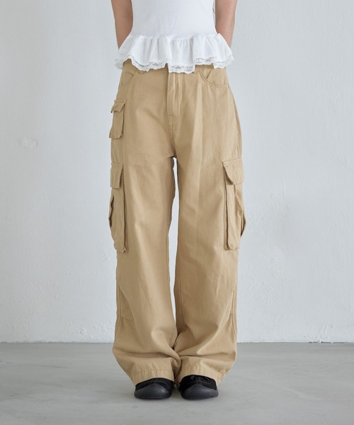 UNE MANSION(ユヌマンション)の「【ユニセックス着用可能】ユニークベルトフープ&ポケットマルチカーゴデニムパンツ(カーゴパンツ・レディース・ベージュ/ブラック/カーキ/クリーム・SMALL/MEDIUM/LARGE)」の10枚目の写真