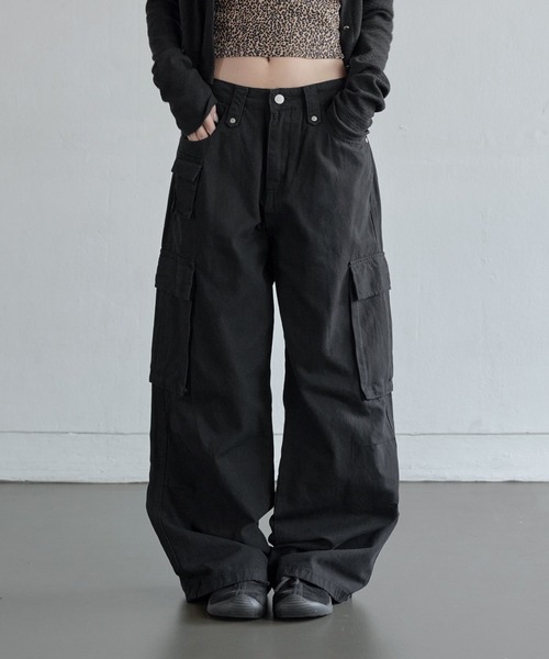UNE MANSION(ユヌマンション)の「【ユニセックス着用可能】ユニークベルトフープ&ポケットマルチカーゴデニムパンツ(カーゴパンツ・レディース・ベージュ/ブラック/カーキ/クリーム・SMALL/MEDIUM/LARGE)」の5枚目の写真