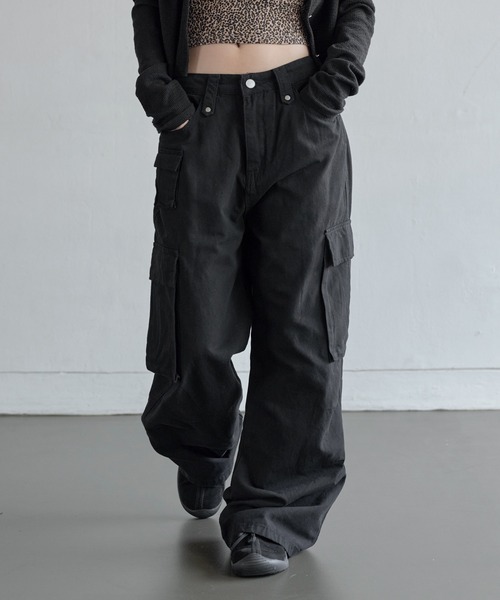 UNE MANSION(ユヌマンション)の「【ユニセックス着用可能】ユニークベルトフープ&ポケットマルチカーゴデニムパンツ(カーゴパンツ・レディース・ベージュ/ブラック/カーキ/クリーム・SMALL/MEDIUM/LARGE)」の7枚目の写真