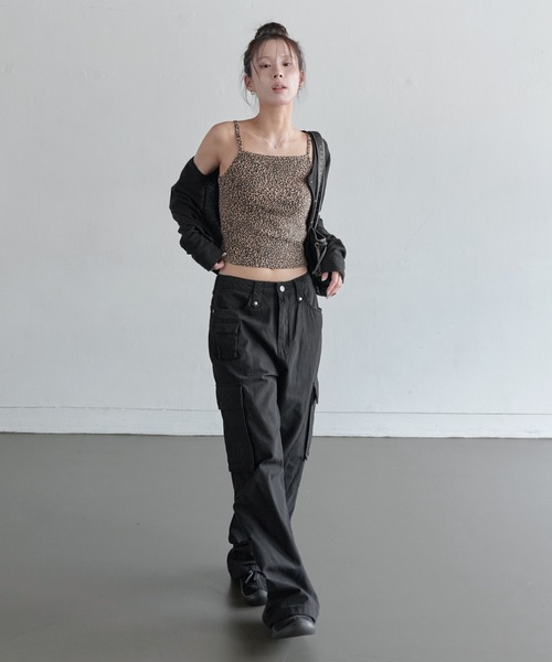 UNE MANSION(ユヌマンション)の「【ユニセックス着用可能】ユニークベルトフープ&ポケットマルチカーゴデニムパンツ(カーゴパンツ・レディース・ベージュ/ブラック/カーキ/クリーム・SMALL/MEDIUM/LARGE)」の9枚目の写真