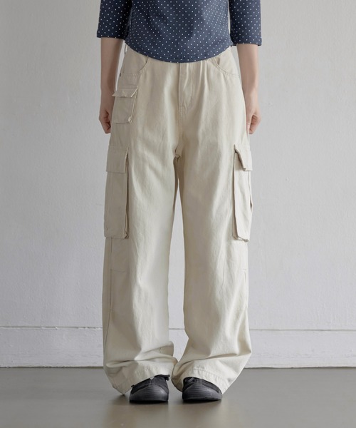 UNE MANSION(ユヌマンション)の「【ユニセックス着用可能】ユニークベルトフープ&ポケットマルチカーゴデニムパンツ(カーゴパンツ・レディース・ベージュ/ブラック/カーキ/クリーム・SMALL/MEDIUM/LARGE)」の15枚目の写真