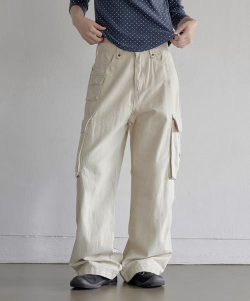 UNE MANSION(ユヌマンション)の「【ユニセックス着用可能】ユニークベルトフープ&ポケットマルチカーゴデニムパンツ(カーゴパンツ・レディース・ベージュ/ブラック/カーキ/クリーム・SMALL/MEDIUM/LARGE)」の16枚目の写真