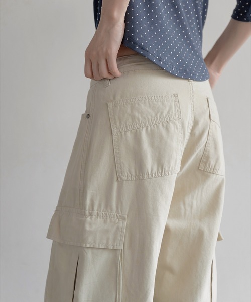 UNE MANSION(ユヌマンション)の「【ユニセックス着用可能】ユニークベルトフープ&ポケットマルチカーゴデニムパンツ(カーゴパンツ・レディース・ベージュ/ブラック/カーキ/クリーム・SMALL/MEDIUM/LARGE)」の21枚目の写真