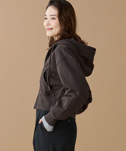 LACOSTE（ラコステ）の「裏パイルクロップドジップフーディー（パーカー・レディース・オフホワイト/ブラック/ダークブラウン・34/36/38/40）」の5枚目の写真