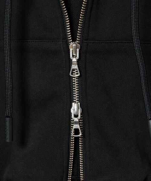 LACOSTE（ラコステ）の「裏パイルクロップドジップフーディー（パーカー・レディース・オフホワイト/ブラック/ダークブラウン・34/36/38/40）」の18枚目の写真