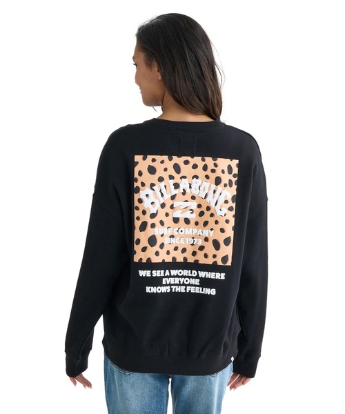 BILLABONG（ビラボン）の「BILLABONG レディース SQUARE LOGO BOY FIT トレーナー 【BOY FIT】【2025年秋冬モデル】/ビラボンバックロゴボックスプリントプルオーバースウェットトレーナー（スウェット・レディース・ホワイト/イエロー系その他/ブラック系その他/ブラック・MEDIUM/LARGE）」の3枚目の写真