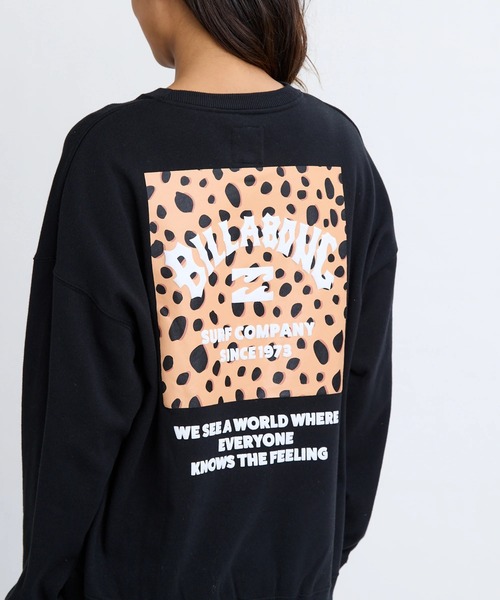 BILLABONG（ビラボン）の「BILLABONG レディース SQUARE LOGO BOY FIT トレーナー 【BOY FIT】【2025年秋冬モデル】/ビラボンバックロゴボックスプリントプルオーバースウェットトレーナー（スウェット・レディース・ホワイト/イエロー系その他/ブラック系その他/ブラック・MEDIUM/LARGE）」の10枚目の写真
