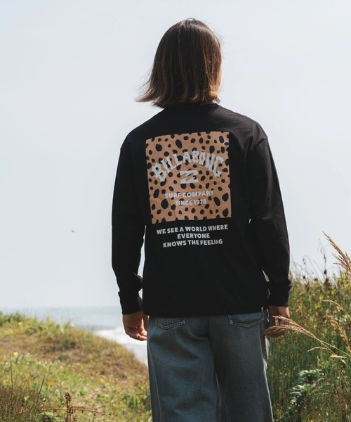 BILLABONG（ビラボン）の「BILLABONG レディース SQUARE LOGO BOY FIT トレーナー 【BOY FIT】【2025年秋冬モデル】/ビラボンバックロゴボックスプリントプルオーバースウェットトレーナー（スウェット・レディース・ホワイト/イエロー系その他/ブラック系その他/ブラック・MEDIUM/LARGE）」の11枚目の写真