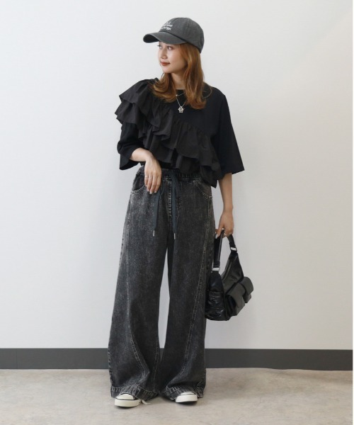 Right-on(ライトオン)の「【HONEYSUCKLE ROSE】バギーデニムイージーパンツ(デニムパンツ・レディース・ブラック・M/S/L)」の4枚目の写真