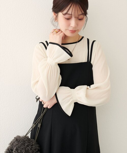 natural couture(ナチュラルクチュール)の「プリーツパイピングブラウス(シャツ/ブラウス・レディース・ピンク/ブラウン/モカ/サックスブルー/オフホワイト・FREE)」の13枚目の写真