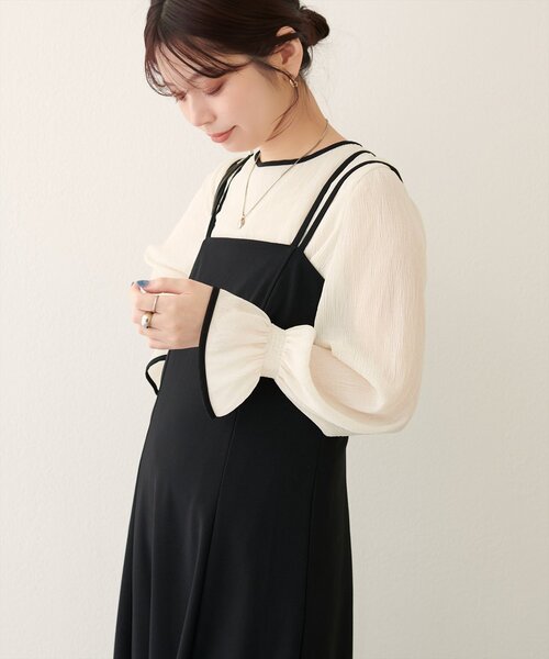 natural couture(ナチュラルクチュール)の「プリーツパイピングブラウス(シャツ/ブラウス・レディース・ピンク/ブラウン/モカ/サックスブルー/オフホワイト・FREE)」の12枚目の写真