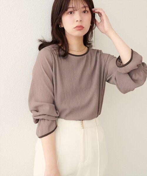 natural couture(ナチュラルクチュール)の「プリーツパイピングブラウス(シャツ/ブラウス・レディース・ピンク/ブラウン/モカ/サックスブルー/オフホワイト・FREE)」の18枚目の写真