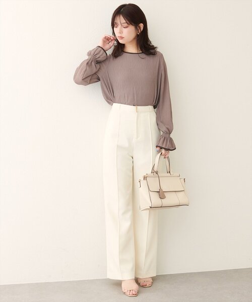 natural couture(ナチュラルクチュール)の「プリーツパイピングブラウス(シャツ/ブラウス・レディース・ピンク/ブラウン/モカ/サックスブルー/オフホワイト・FREE)」の17枚目の写真