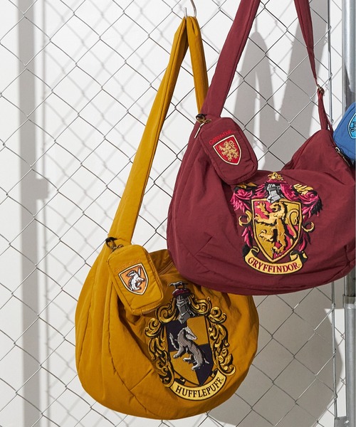 SALON de RUBAN（サロンドルヴァン）の「【SALON de RUBAN / サロン ド ルヴァン】 ハリーポッター ショルダーバッグ（ショルダーバッグ・レディース・ブルー/グリーン/マスタード/レッド・FREE）」の3枚目の写真