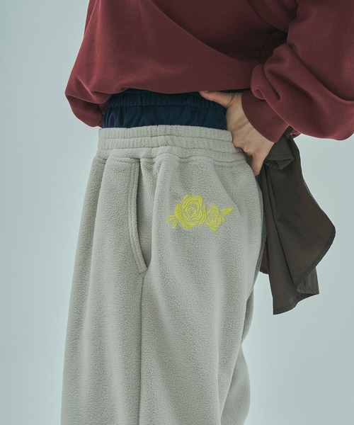 UMBRO(アンブロ)の「(UMBRO × ROSE BUD)DOUBLE WAIST FLEECE PANTS(その他パンツ・レディース・ベージュ/ネイビー・ONE SIZE)」の8枚目の写真