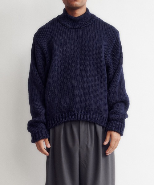 DIGAWEL(ディガウェル)の「Cocoon turtleneck sweater(ニット/セーター・メンズ・グリーン系その他/ネイビー/マルーン・2)」の9枚目の写真