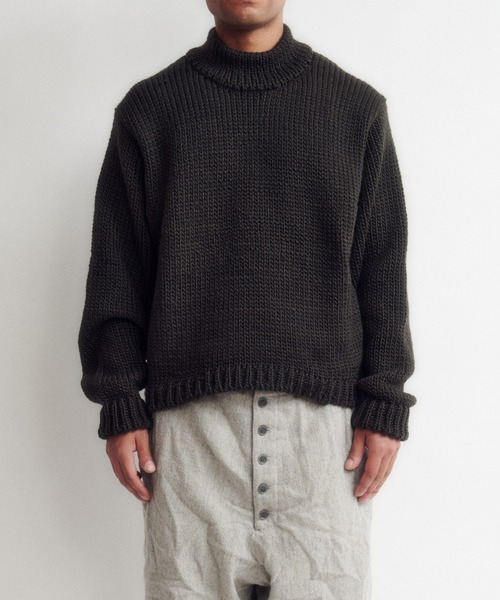 DIGAWEL(ディガウェル)の「Cocoon turtleneck sweater(ニット/セーター・メンズ・グリーン系その他/ネイビー/マルーン・2)」の6枚目の写真
