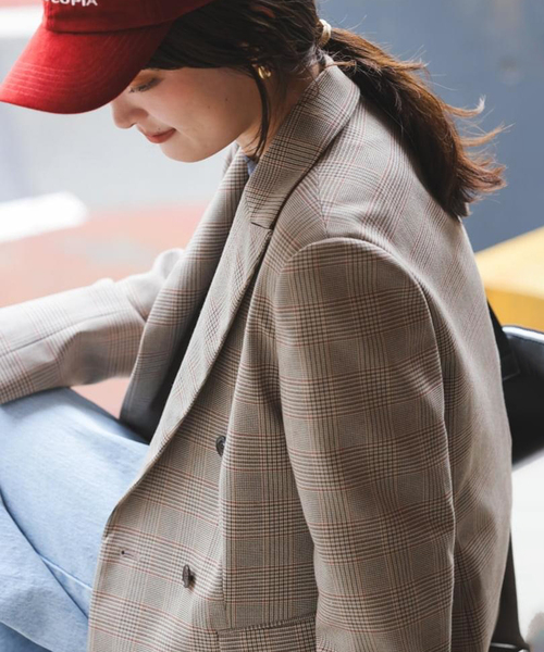 SLOBE IENA（スローブイエナ）の「《追加》TRダブルブレストジャケット（テーラードジャケット・レディース・ネイビー/ベージュ・FREE）」の2枚目の写真