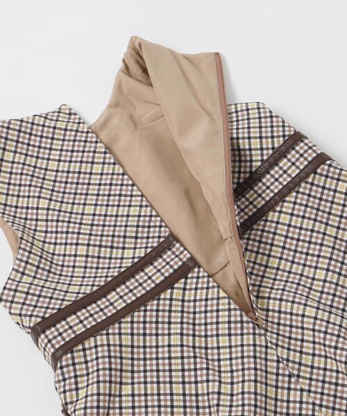 BeBe（ベベ）の「【お揃い】TRチェックパイピングベルトジャンパースカート（ジャンパースカート・キッズ・ブラウン系その他・130cm/140cm/150cm/120cm）」の15枚目の写真