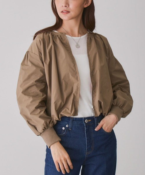 Jayro(ジャイロ)の「ノーカラーギャザーブルゾン(ブルゾン・レディース・ベージュ系その他2/カーキ・M)」の2枚目の写真