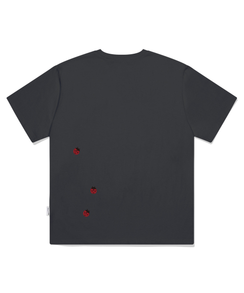 ESCAPEFROM(エスケープフロム)の「ロゴレディーバーグプリントオーバーフィット半袖チャコール(Tシャツ/カットソー・レディース・その他・SMALL/MEDIUM/LARGE)」の3枚目の写真