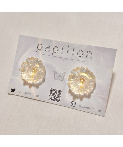 tone（トーン）の「【papillon】お花イヤリング(MA)（イヤリング・レディース・ホワイト・FREE）」の3枚目の写真