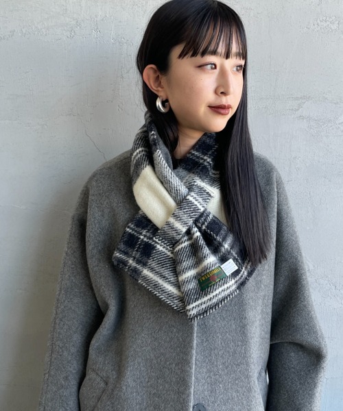 TWEED MILL（ツイードミル）の「[TWEED MILL/ツイードミル] 別注 チェック×フリース リバーシブル差し込みマフラー（マフラー・レディース・グレー/レッド系その他/レッド/グレー系その他/オートミール・F）」の8枚目の写真