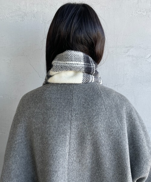 TWEED MILL（ツイードミル）の「[TWEED MILL/ツイードミル] 別注 チェック×フリース リバーシブル差し込みマフラー（マフラー・レディース・グレー/レッド系その他/レッド/グレー系その他/オートミール・F）」の10枚目の写真