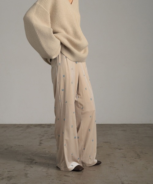 LOWRYS FARM（ローリーズファーム）の「ベロアシシュウイージーパンツ　621527（その他パンツ・レディース・ベージュ/ネイビー/ブラック・FREE）」の14枚目の写真