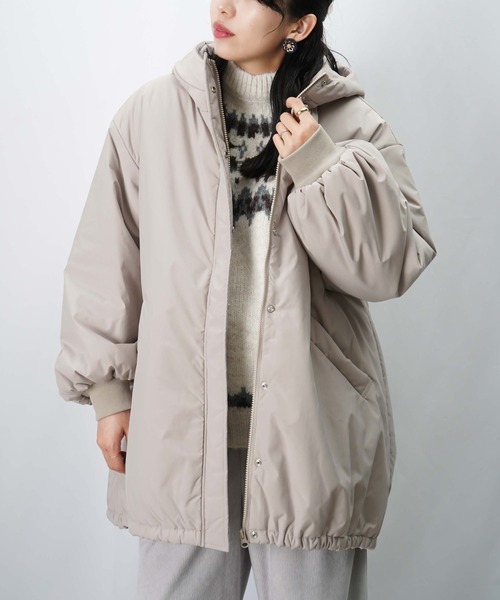 LUCA/LADY LUCK LUCA（ルカ/レディラックルカ）の「LC/LLL フードモンスターコート（ダウンジャケット/コート・レディース・ブラック/グレイッシュベージュ/カーキ・FREE）」の4枚目の写真