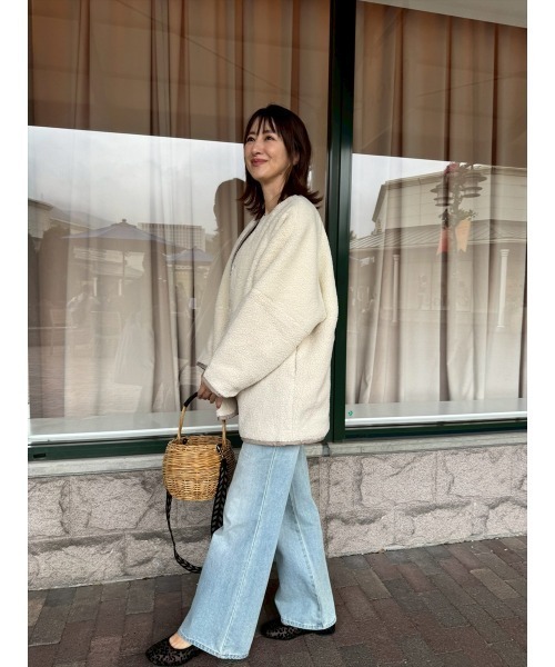 Day and Grade(デイアンドグレイド)の「【前田ゆかセレクト】ボア×キルト リバーシブルコート / ストレッチ・軽量(ノーカラーコート・レディース・アイボリー/ブラック・FREE)」の6枚目の写真