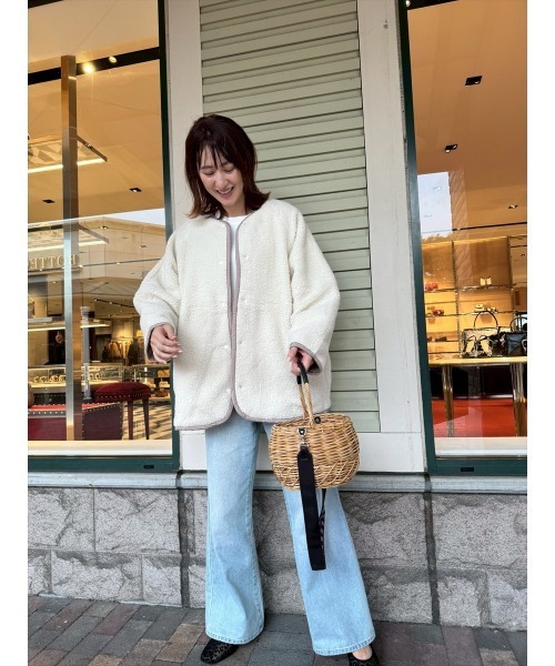 Day and Grade(デイアンドグレイド)の「【前田ゆかセレクト】ボア×キルト リバーシブルコート / ストレッチ・軽量(ノーカラーコート・レディース・アイボリー/ブラック・FREE)」の11枚目の写真