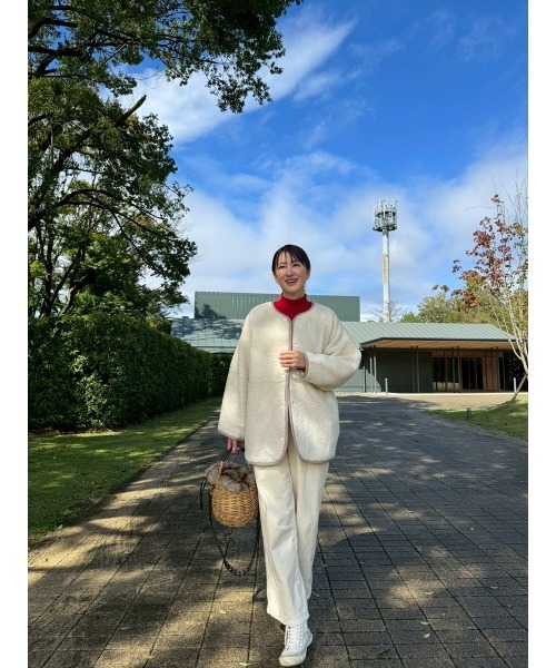 Day and Grade(デイアンドグレイド)の「【前田ゆかセレクト】ボア×キルト リバーシブルコート / ストレッチ・軽量(ノーカラーコート・レディース・アイボリー/ブラック・FREE)」の13枚目の写真